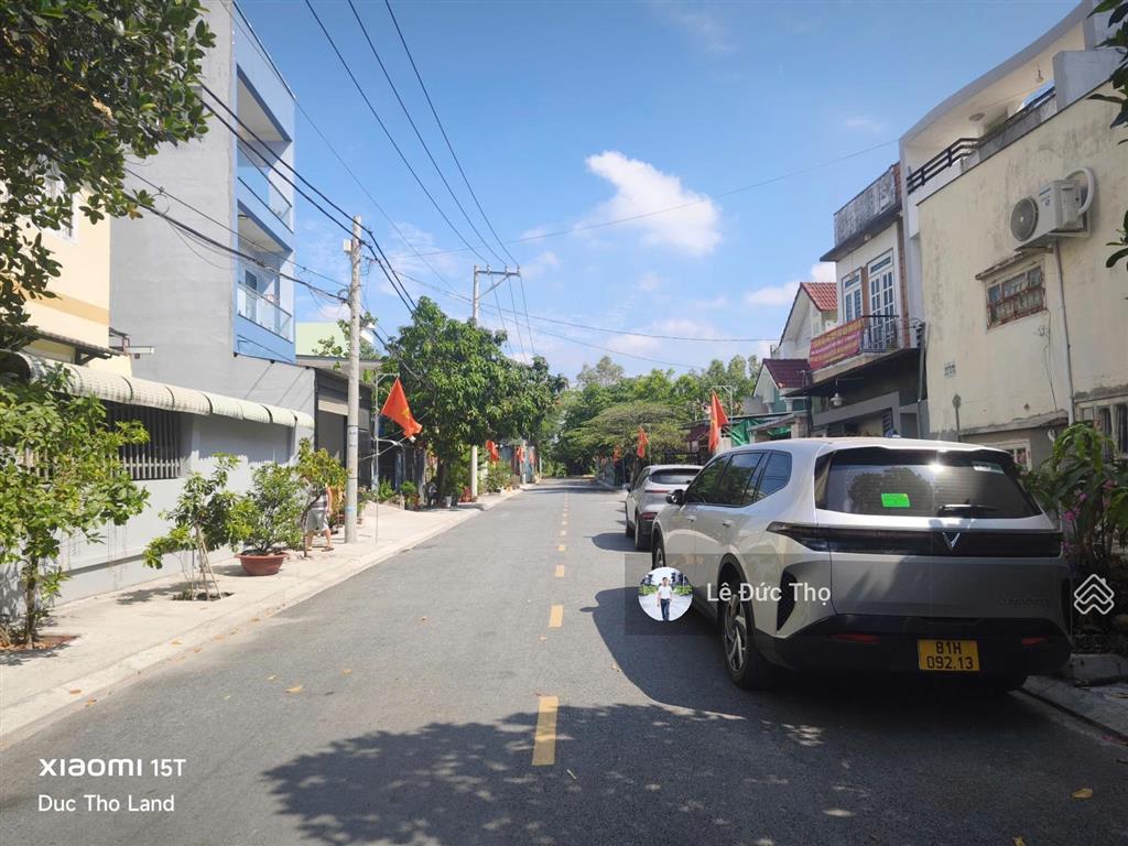 Bán lô đất đẹp đường nhựa 12m tx52 cạnh sông mát mẻ, 5x23m full thổ cư giá hơn 5tỷ.  0939 216 ***
