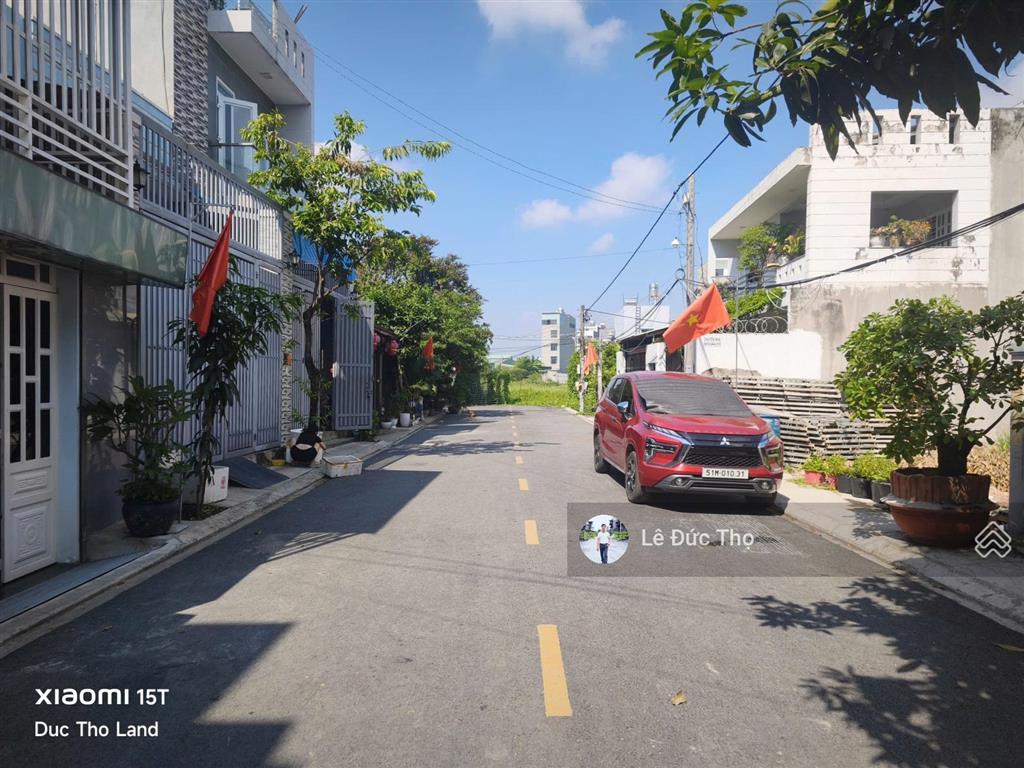 Bán lô đất đẹp đường nhựa 12m tx52 cạnh sông mát mẻ, 5x23m full thổ cư giá hơn 5tỷ.  0939 216 ***
