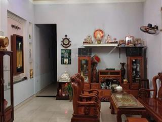 Nhà rộng 175m2, 2 phòng ngủ sân xe hơi, giá 4tỷ250 bao sang tên