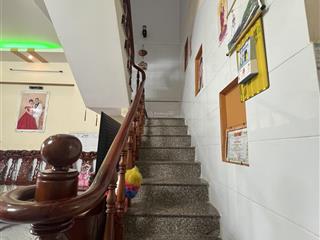 Bán nhà lầu có hoàng công, 3 phòng ngủ, giá 3ty790 bao sang tên nhà còn mới