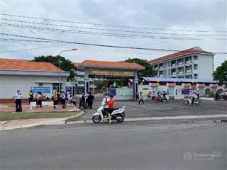 Đất ngộp ngang 8m x 25m, 80m odt đường xe hơi giá 2tỷ800 chốt