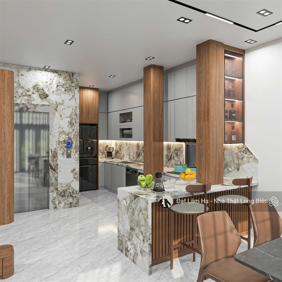 Nhà sân vườn nguyễn văn cừ 100m2 xây 60m2 6 tầng + 40m2 sân cách mặt phố chỉ 20m rất tiện di chuyển