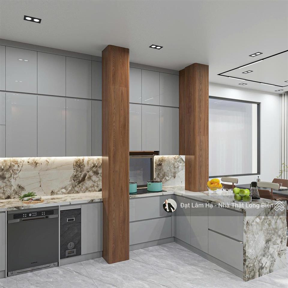 Nhà sân vườn nguyễn văn cừ 100m2 xây 60m2 6 tầng + 40m2 sân cách mặt phố chỉ 20m rất tiện di chuyển