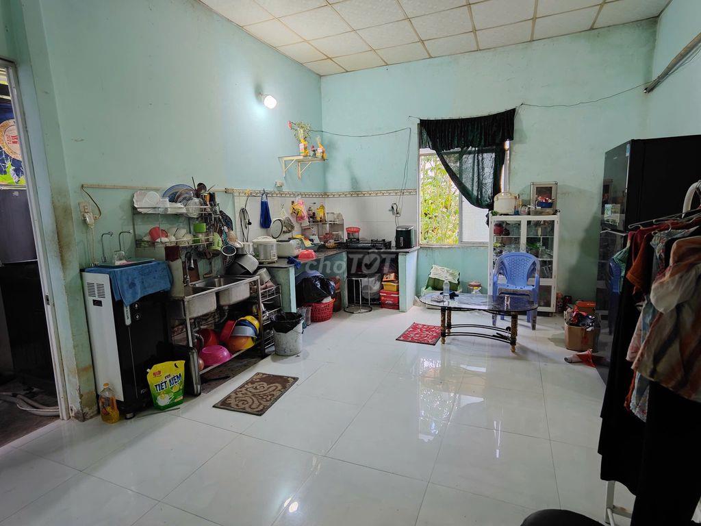 Nhà Diên Lạc - Diên Khánh 120m2 chỉ 1,6 tỷ, đường bê tông rộng rãi