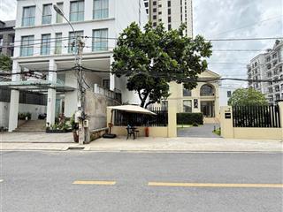 Bán gấp nhà mặt tiền đường trần văn sắc thảo điền q2. dt 360m2 (15x24m) xây cao hầm 7 tầng 69 tỷ