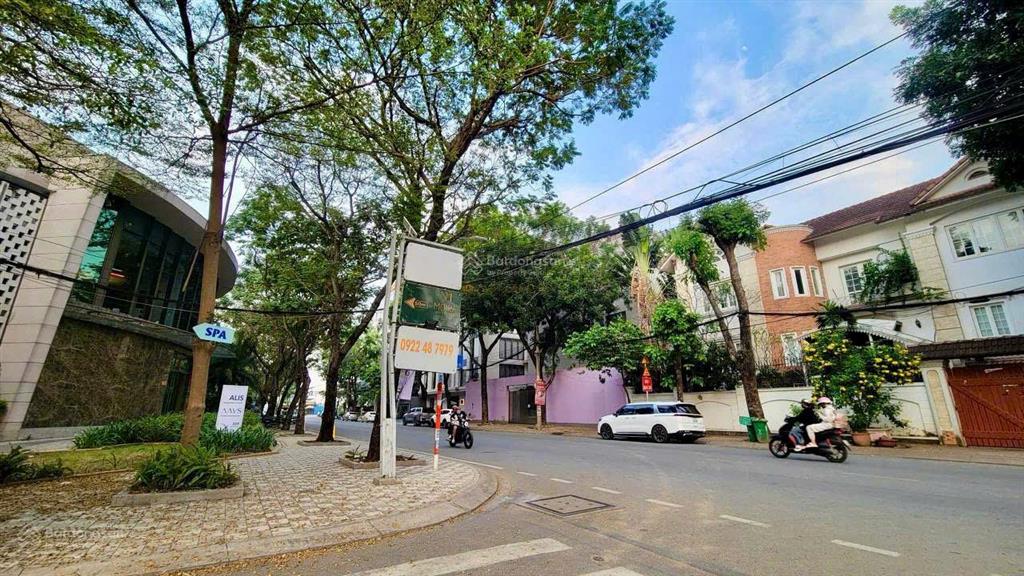 Bán gấp siêu phẩm đất 2mt khu 204 nguyễn văn hưởng thảo điền q2  dt 300m² (15x20m) giá 70 tỷ tl