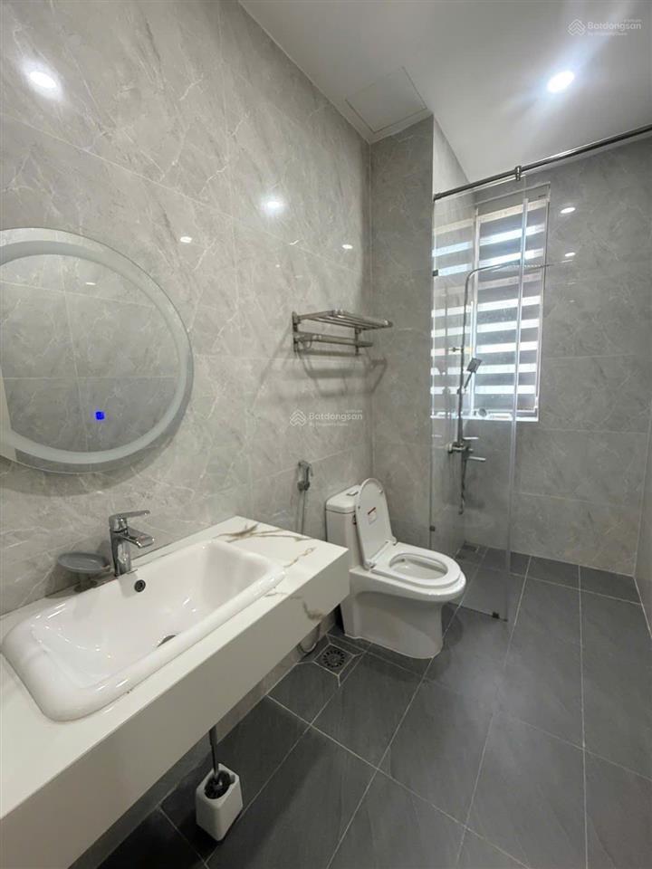 Bán nhà 3 tầng full nội thất gần công viên hoa giấy, cách khu hồ bơi  giá bán chỉ 8.4tỉ