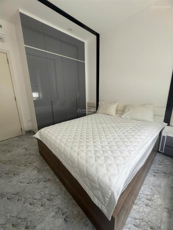 Bán nhà 3 tầng full nội thất gần công viên hoa giấy, cách khu hồ bơi  giá bán chỉ 8.4tỉ