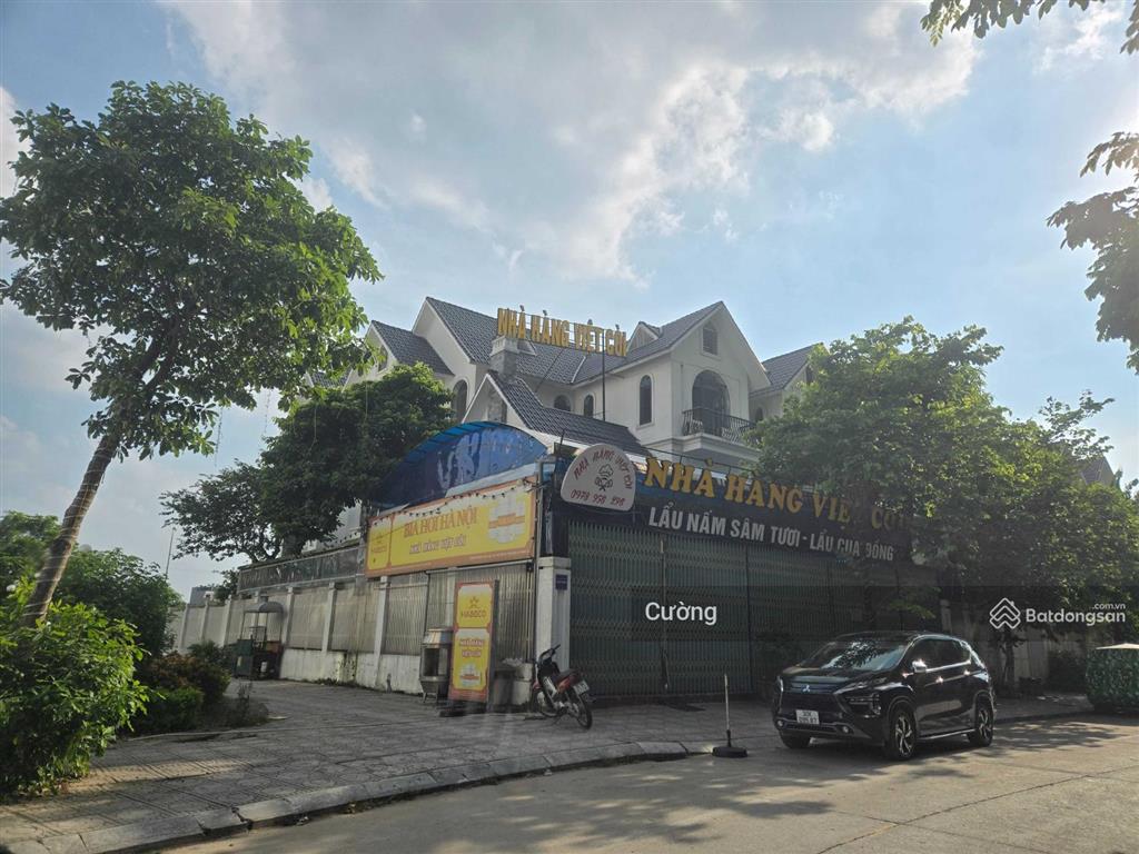 Biệt thự đơn lập ô góc khu a đang cho thuê vị trí đắc địa cần bán