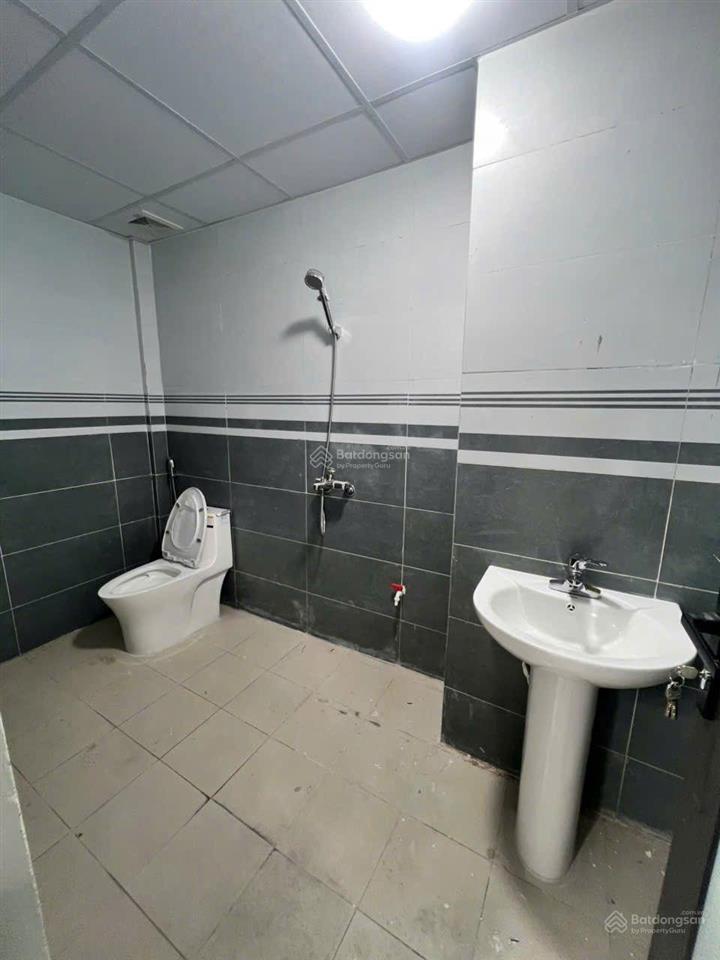 Cho thuê nhà nguyên căn, diện tích sàn sử dụng hơn 400m2 tại phường dương nội