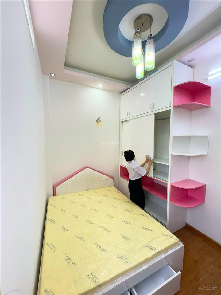 Cho thuê căn hộ 2 phòng ngủ full nội thất hẻm xe hơi phường đức nhuận