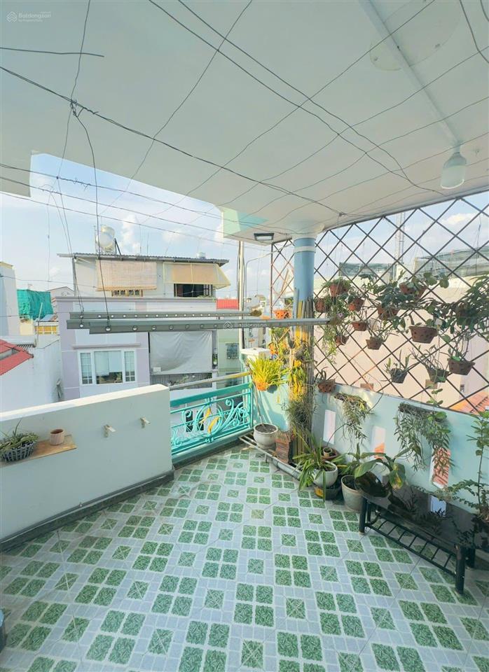 Cho thuê căn hộ 2 phòng ngủ full nội thất hẻm xe hơi phường đức nhuận