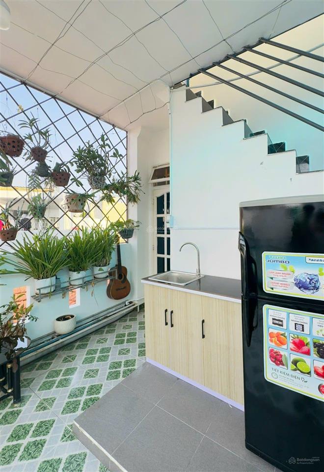 Cho thuê căn hộ 2 phòng ngủ full nội thất hẻm xe hơi phường đức nhuận