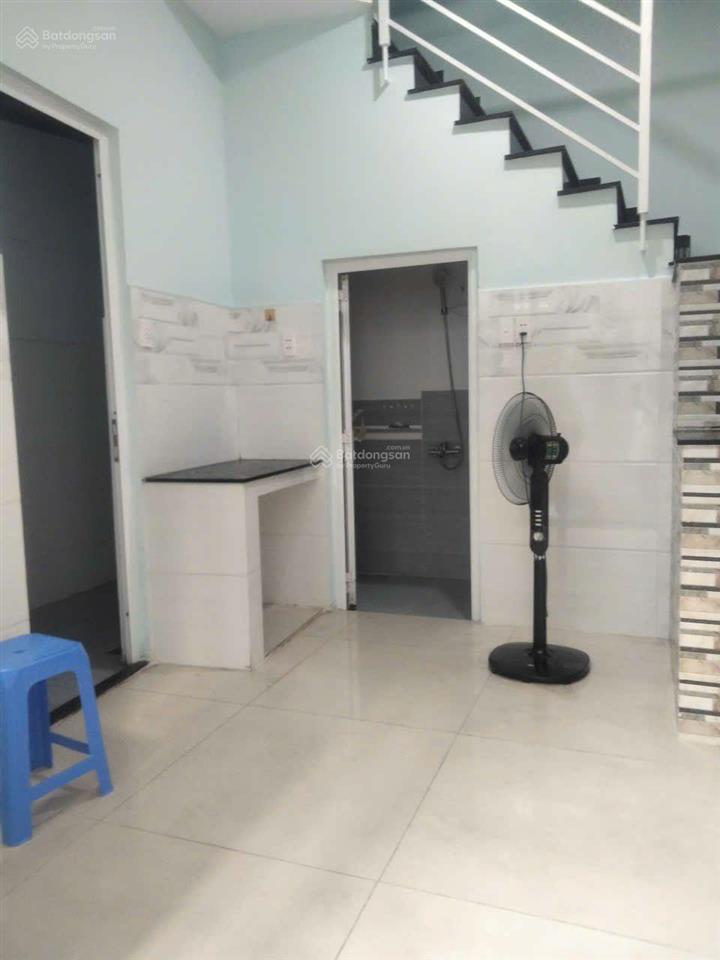 Cho thuê nhà 1 trệt 2 lầu, sân thượng. 2 phòng ngủ 3wc tại 116/ đ. tô hiến thành, 8 triệu/th