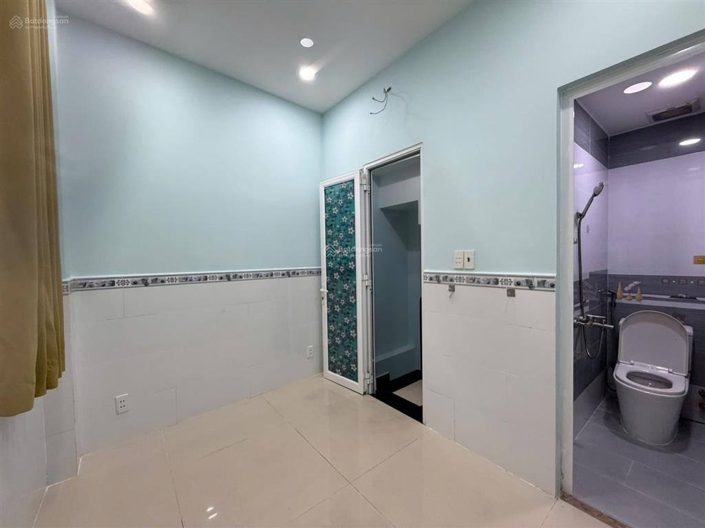 Cho thuê nhà 1 trệt 2 lầu, sân thượng. 2 phòng ngủ 3wc tại 116/ đ. tô hiến thành, 8 triệu/th