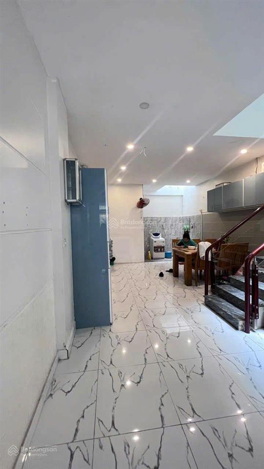 Hiếm! nhà gần công viên hoàng văn thụ 3 tầng kiên cố 4pn giá chỉ 9,5 tỷ