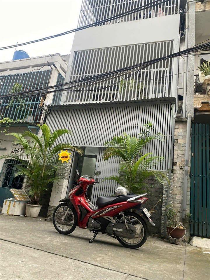 Hiếm! nhà gần công viên hoàng văn thụ 3 tầng kiên cố 4pn giá chỉ 9,5 tỷ