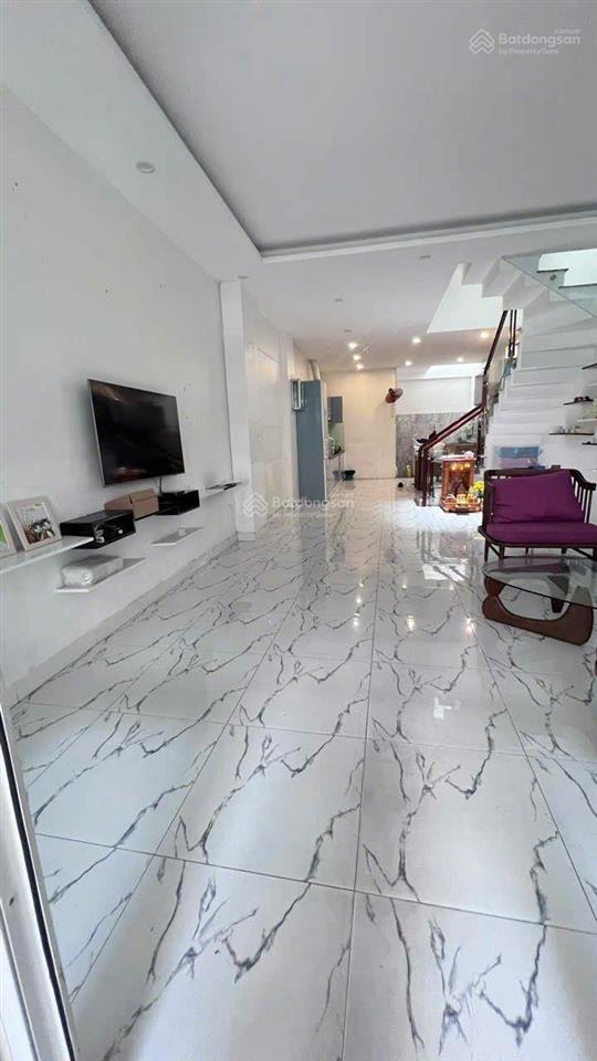 Hiếm! nhà gần công viên hoàng văn thụ 3 tầng kiên cố 4pn giá chỉ 9,5 tỷ