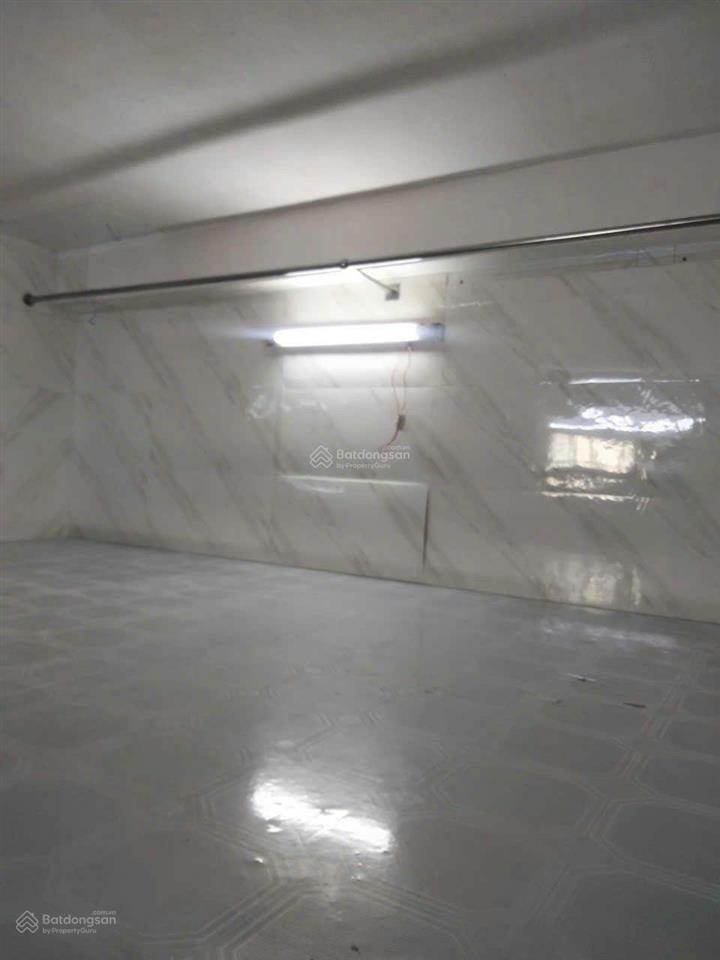 Cho thuê phòng có gác, máy lạnh, kệ bếp, wc riêng, sân thượng gía chỉ 2,5 triệu