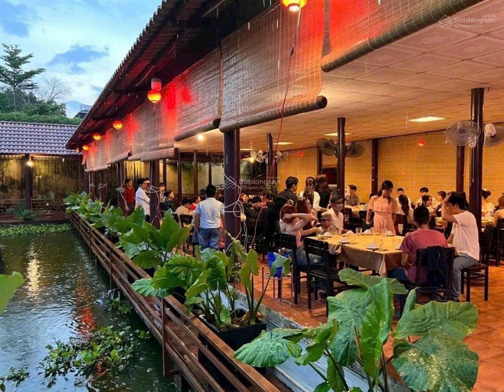 Sang nhượng nhà hàng quy mô lớn vị trí đẹp gần suối tiên, thủ đức, xe hơi đậu 10 chiếc