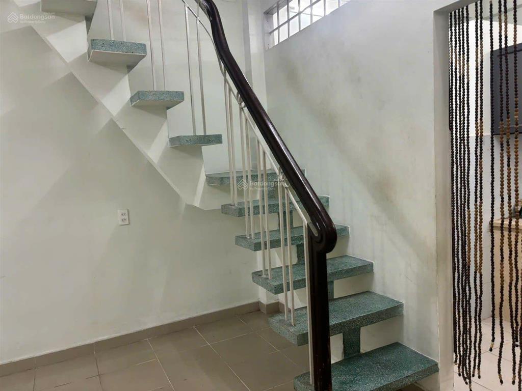 Cho thuê nhà 1 trệt 1 lầu gần trường đại học sài gòn, phường 2, q5. giá 11 triệu, thương lượng