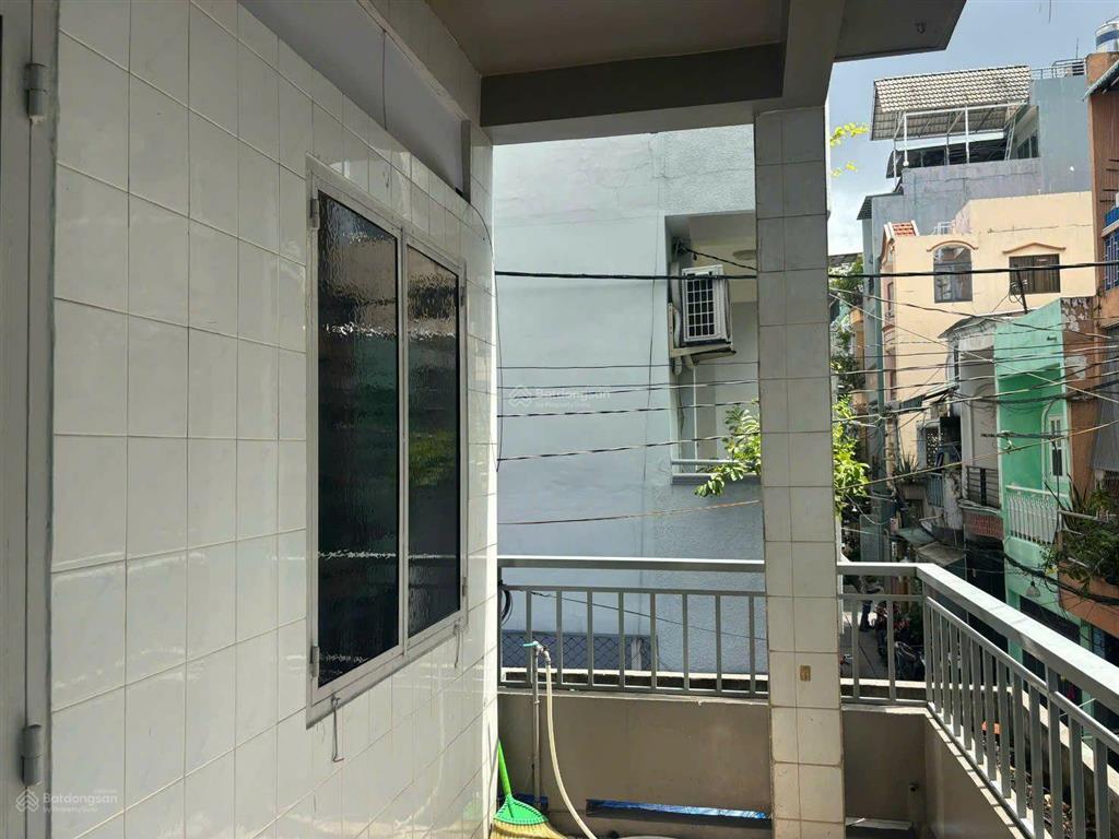 Cho thuê nhà 1 trệt 1 lầu gần trường đại học sài gòn, phường 2, q5. giá 11 triệu, thương lượng