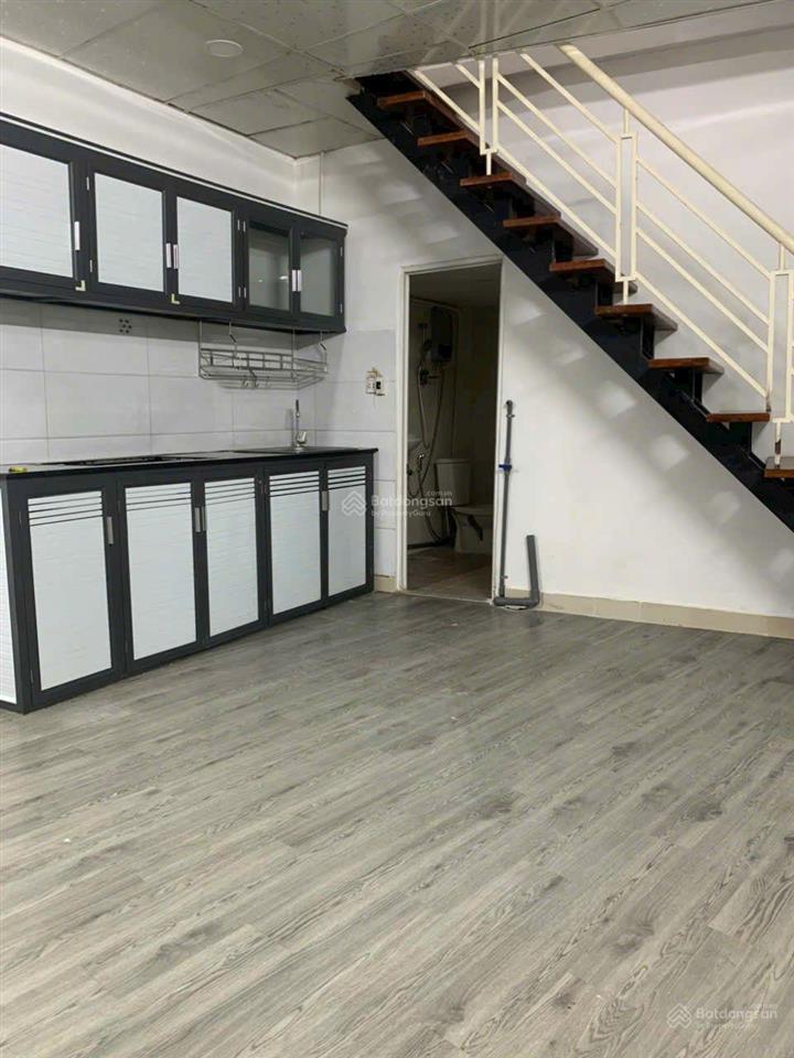 Cho thuê nhà 4 phòng ngủ hẻm 480 nguyễn tri phương, quận 10