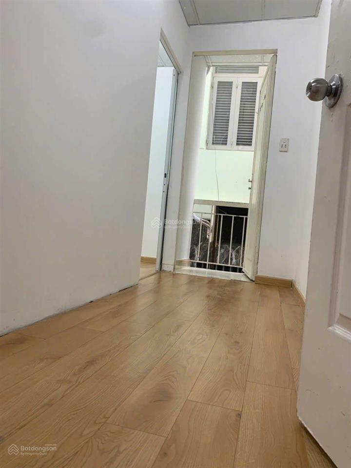 Cho thuê nhà 4 phòng ngủ hẻm 480 nguyễn tri phương, quận 10