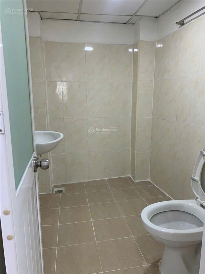Cho thuê nhà 4 phòng ngủ hẻm 480 nguyễn tri phương, quận 10