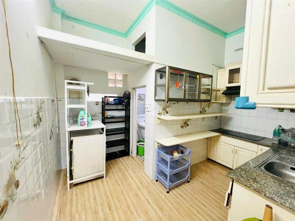 Cho thuê nhà 2 pn đối diện cổng 5 bxmd phường 26, bình thạnh