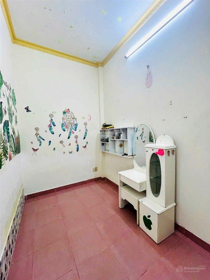 Cho thuê nhà 2 pn đối diện cổng 5 bxmd phường 26, bình thạnh