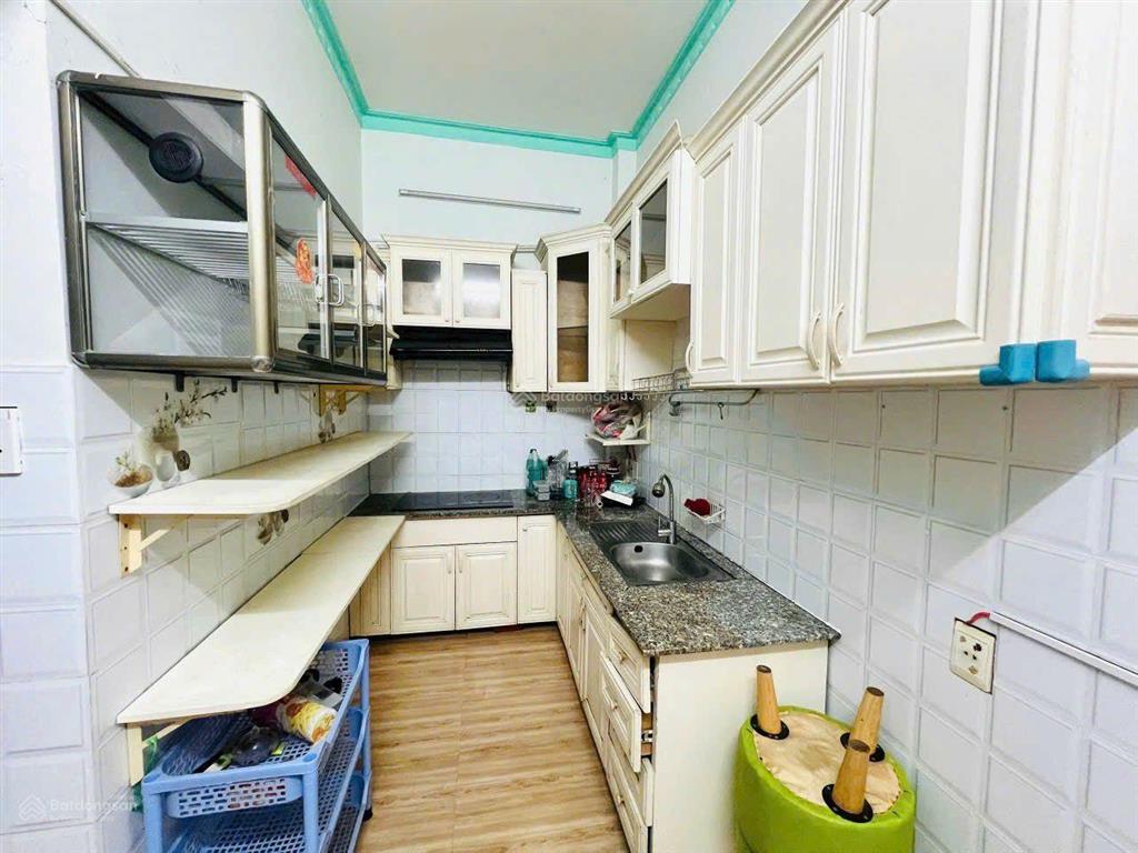 Cho thuê nhà 2 pn đối diện cổng 5 bxmd phường 26, bình thạnh