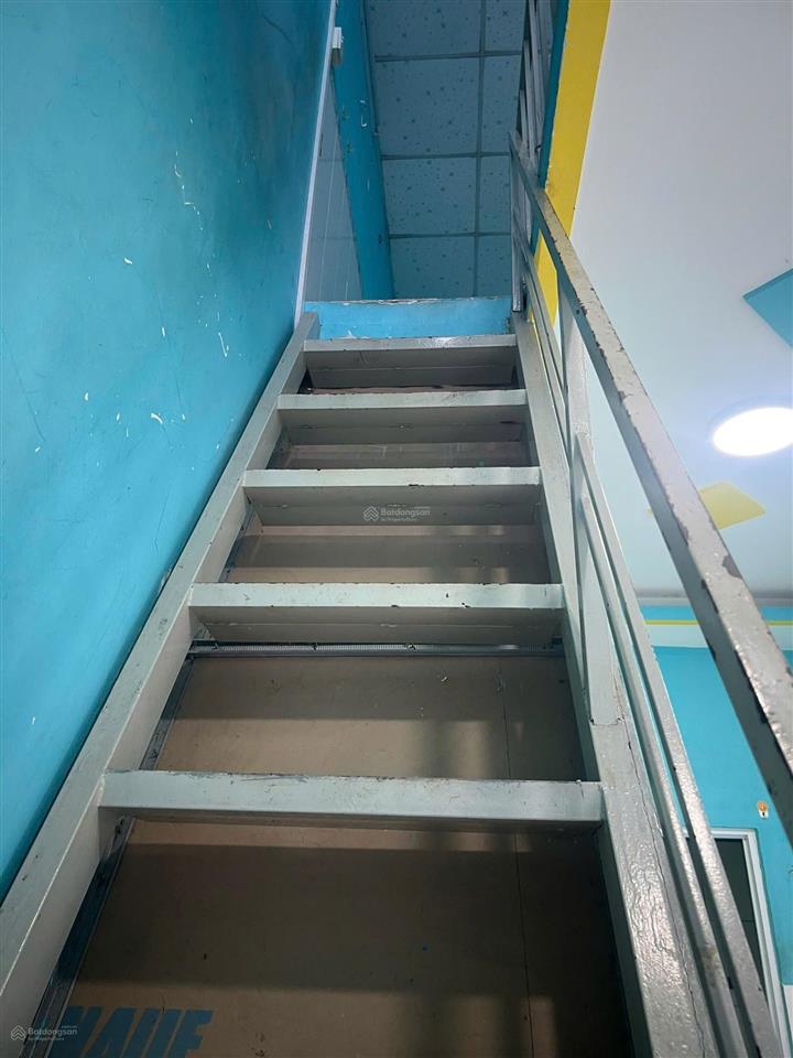 Cho thuê nhà 1 trệt 1 lầu/ 3,9 triệu ngày cổng trường đại học văn lang