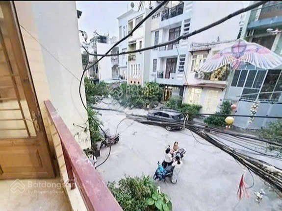 Cho thuê nhà 1 trệt 2 lầu ngay cầu thị nghè, bình thạnh. giá chỉ 8 triệu/tháng