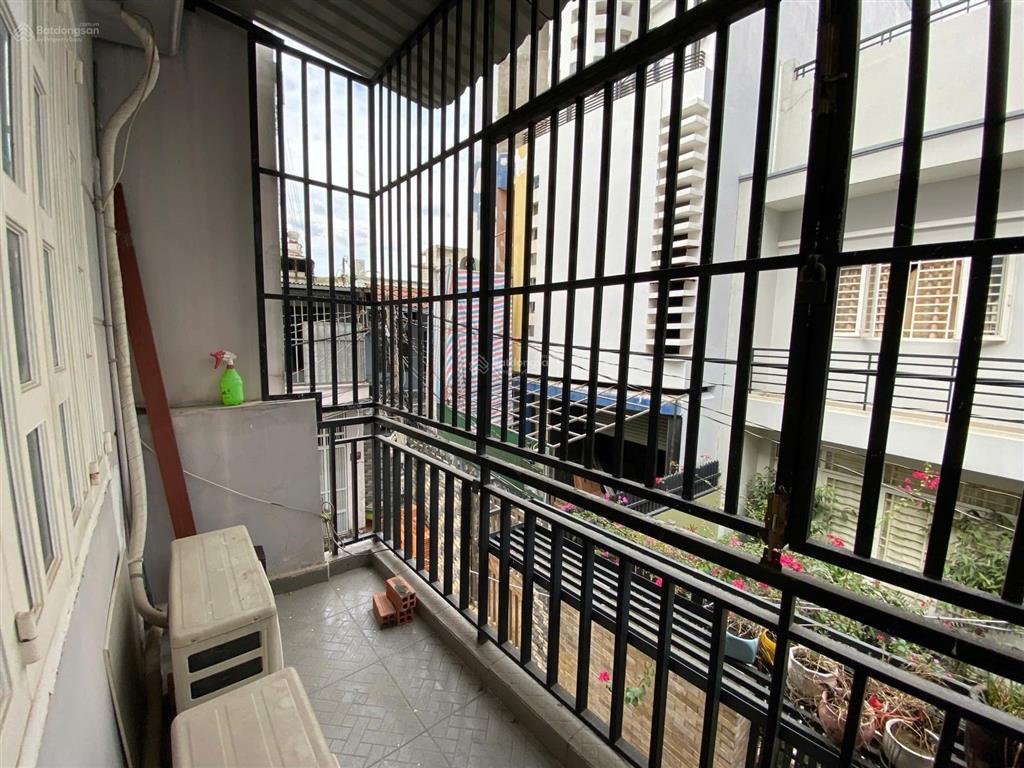 Cho thuê nhà 1 trệt 1 lầu 38,5m2/ giá 9,8 triệu ngay hàng xanh, bình thạnh