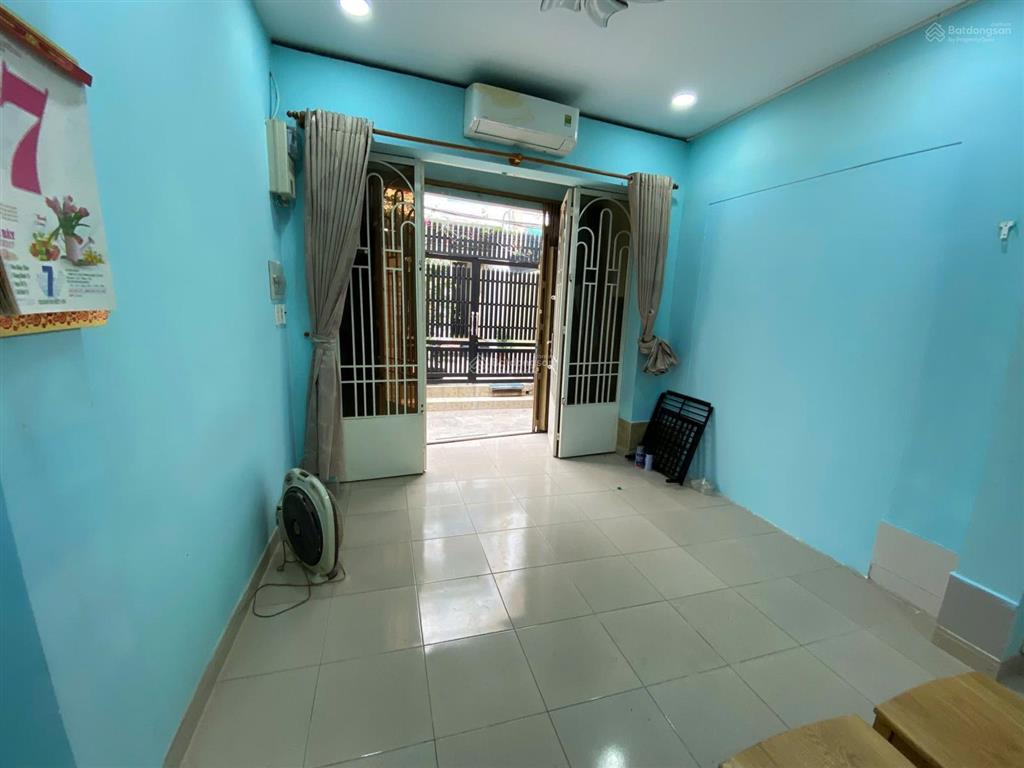 Cho thuê nhà 1 trệt 1 lầu 38,5m2/ giá 9,8 triệu ngay hàng xanh, bình thạnh