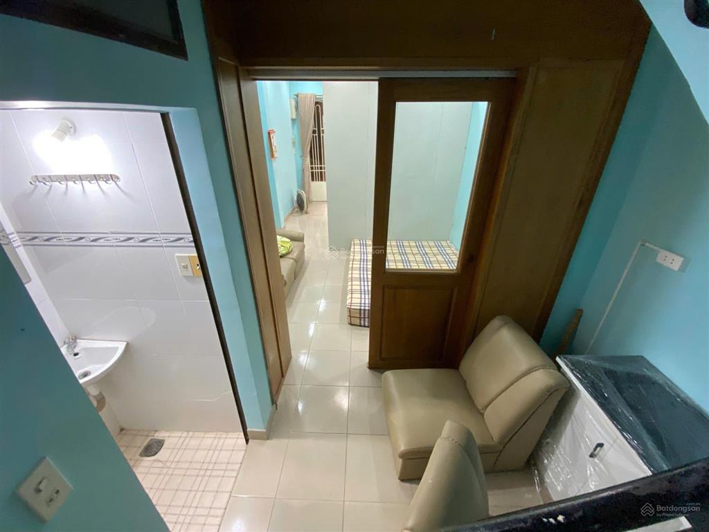 Cho thuê nhà 1 trệt 1 lầu 38,5m2/ giá 9,8 triệu ngay hàng xanh, bình thạnh