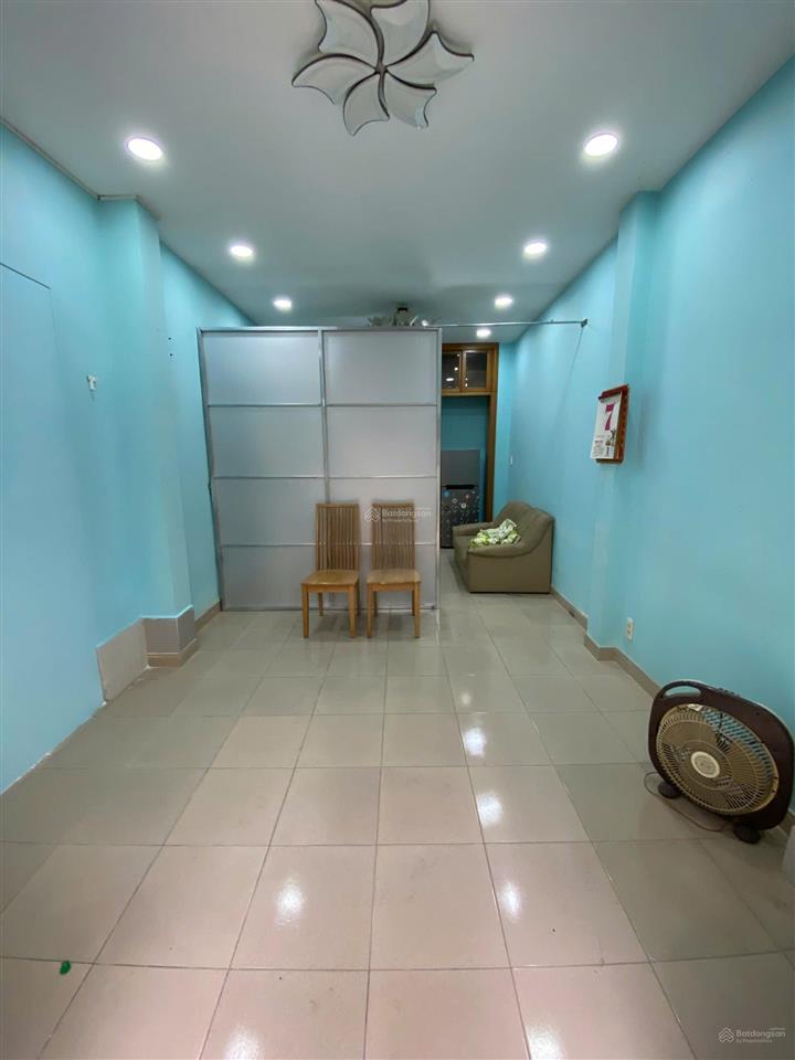 Cho thuê nhà 1 trệt 1 lầu 38,5m2/ giá 9,8 triệu ngay hàng xanh, bình thạnh