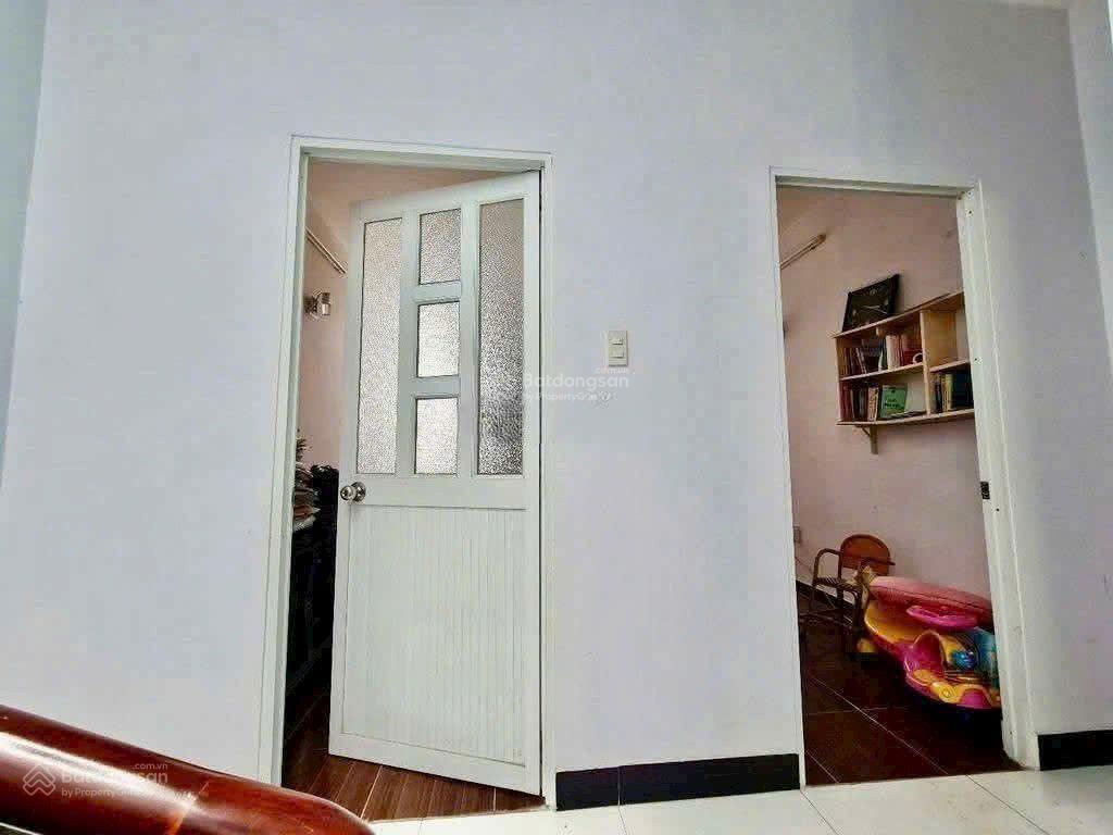 Cho thuê nhà 3pn 3wc. hẻm xe hơi đường lê văn sỹ, quận 3