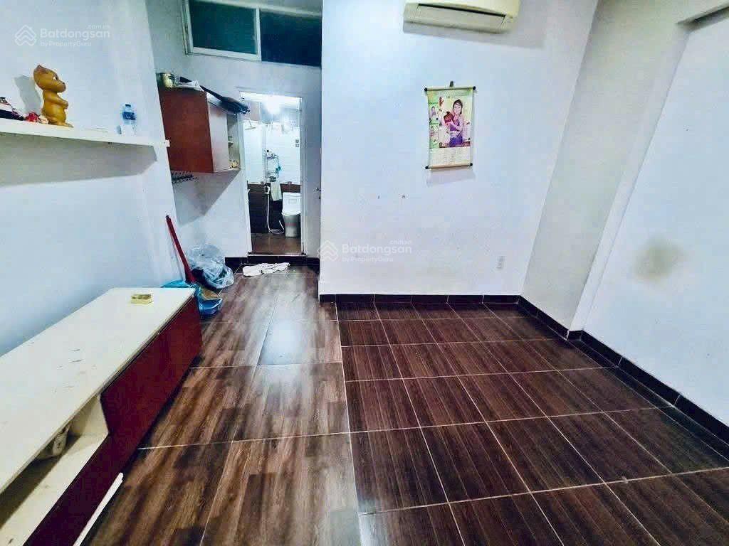 Cho thuê nhà 3pn 3wc. hẻm xe hơi đường lê văn sỹ, quận 3