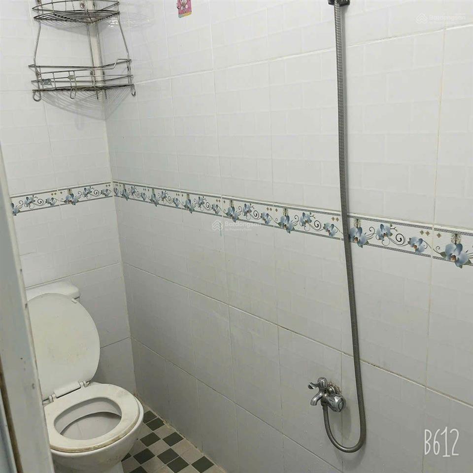 Cho thuê nhà nhỏ gần trường đh hutech, hẻm 69 nguyễn gia trí, bình thạnh. gía chỉ 5 triệu