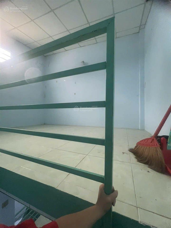 Cho thuê nhà 2pn 2wc / gía 4,2 triệu ngay trạm tàu điện metro văn thánh, cầu sài gòn