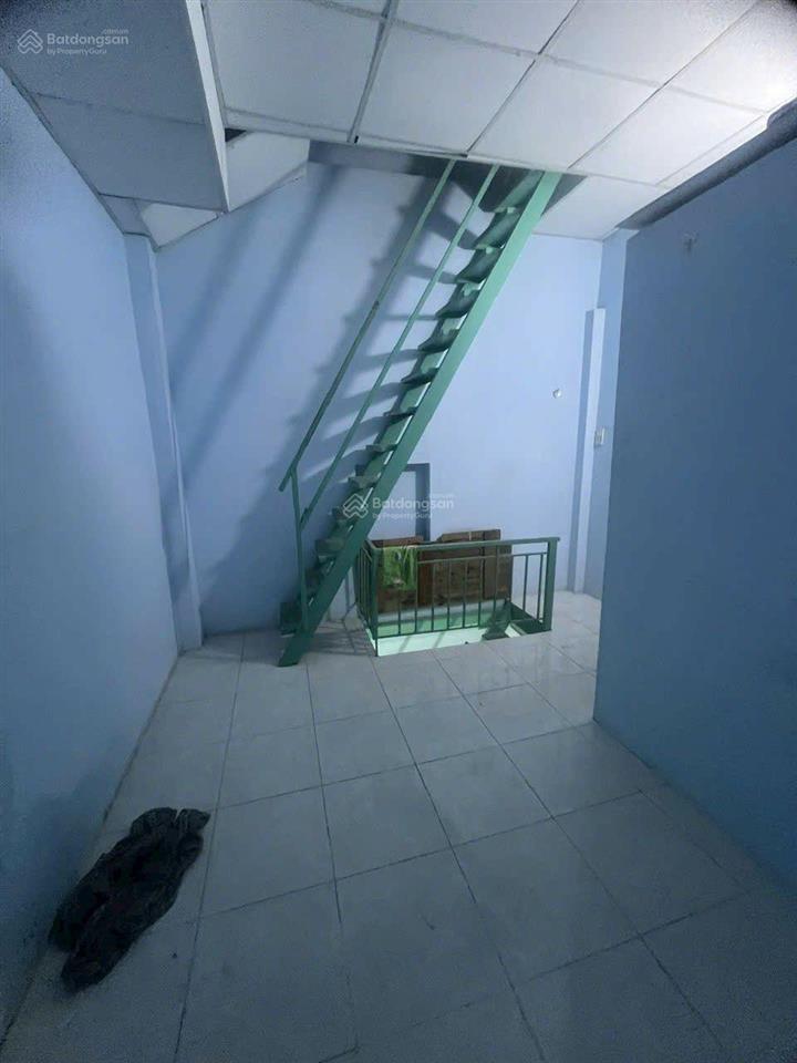 Cho thuê nhà 2pn 2wc / gía 4,2 triệu ngay trạm tàu điện metro văn thánh, cầu sài gòn