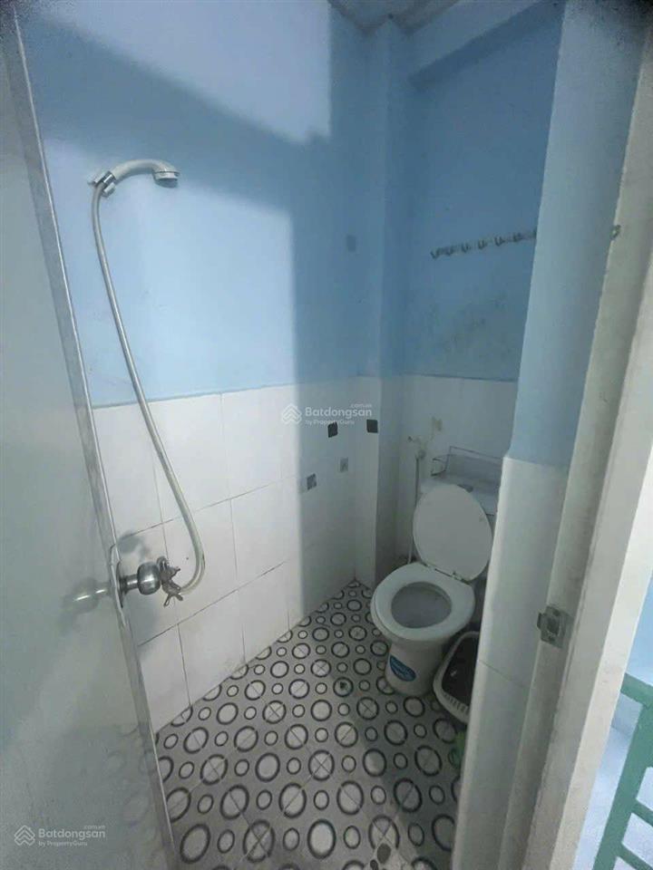 Cho thuê nhà 2pn 2wc / gía 4,2 triệu ngay trạm tàu điện metro văn thánh, cầu sài gòn
