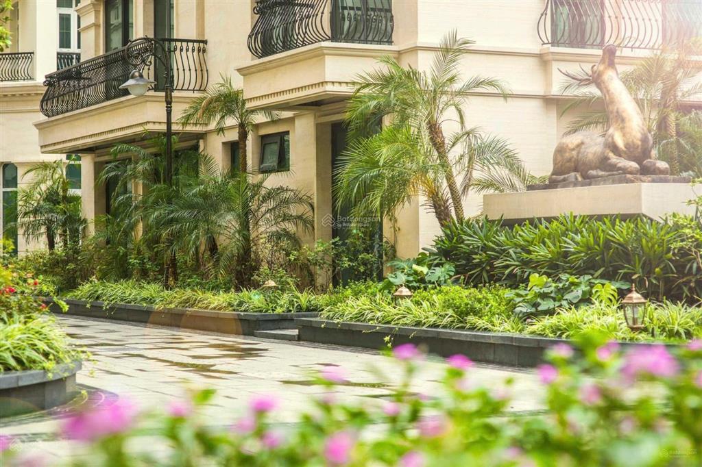 Bán duy nhất căn vip góc biệt thự grandeur 138b giảng võ, sân vườn, bể bơi, có hầm,  0971 366 ***