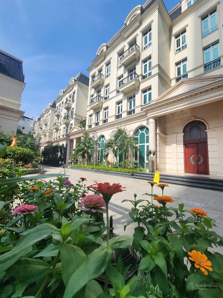 Bán biệt thự hiếm view vườn hoa tại 138 giảng võ, dt 287m2, mt 18m, xây 1 hầm và 5 tầng nổi, sổ đỏ