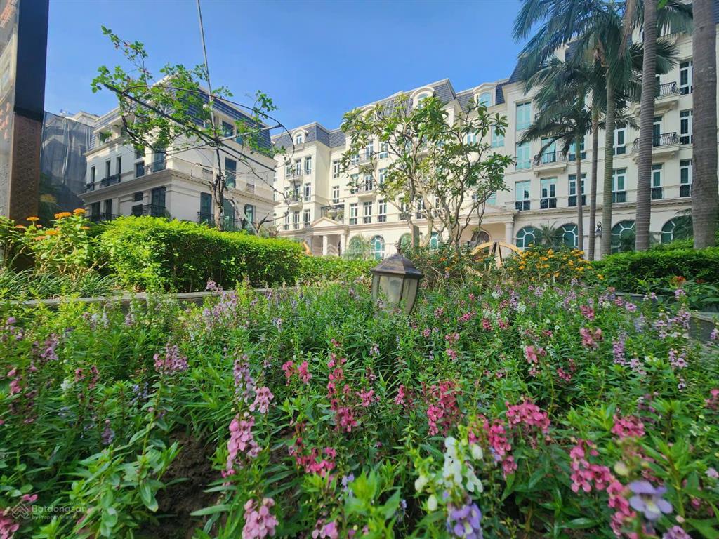 Bán biệt thự hiếm view vườn hoa tại 138 giảng võ, dt 287m2, mt 18m, xây 1 hầm và 5 tầng nổi, sổ đỏ