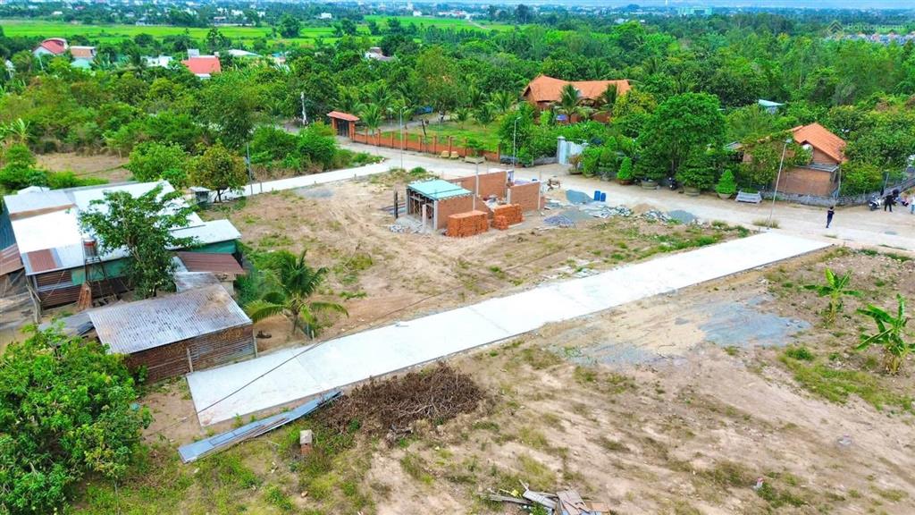 Đất diên an giá tốt chỉ 850 triệu,cách nha trang 8km lưng tựa núi,dt 78,1 đường ô tô