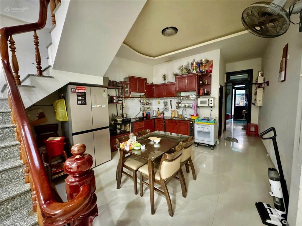 Giá chỉ 4,9 tỷ  nhà 1 trệt 1 lầu diện tích 153,7 m2 ở phú nông tây nha trang