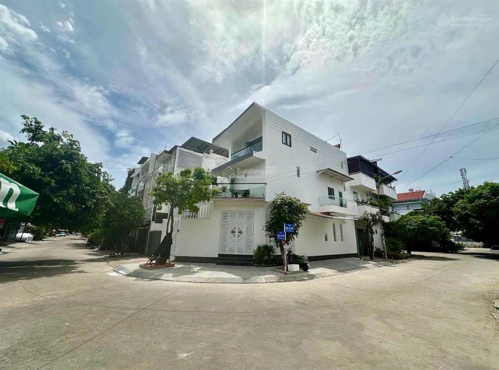 Nhà căn góc 2 mặt tiền  đường 13m  khu đô thị vĩnh điềm trung, nha trang